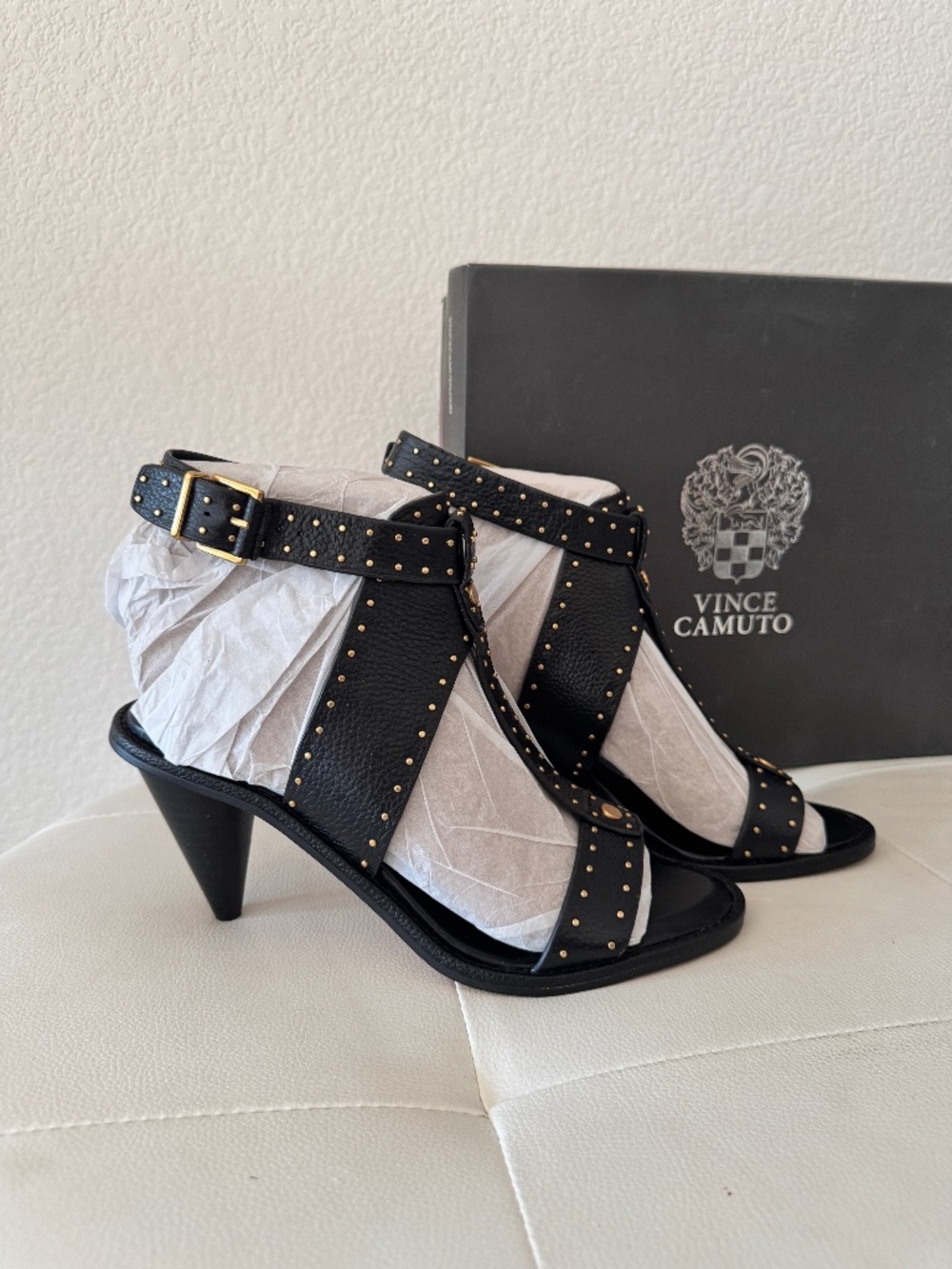NWT - Vince Camuto Women's Faunie - size 8.5 US